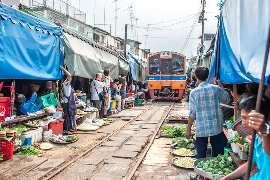 ตลาดร่มหุบ